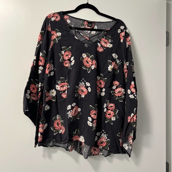 torrid Tops - Torrid Women's Long Sleeve Front Cross Black Floral Print Blouse Size 2